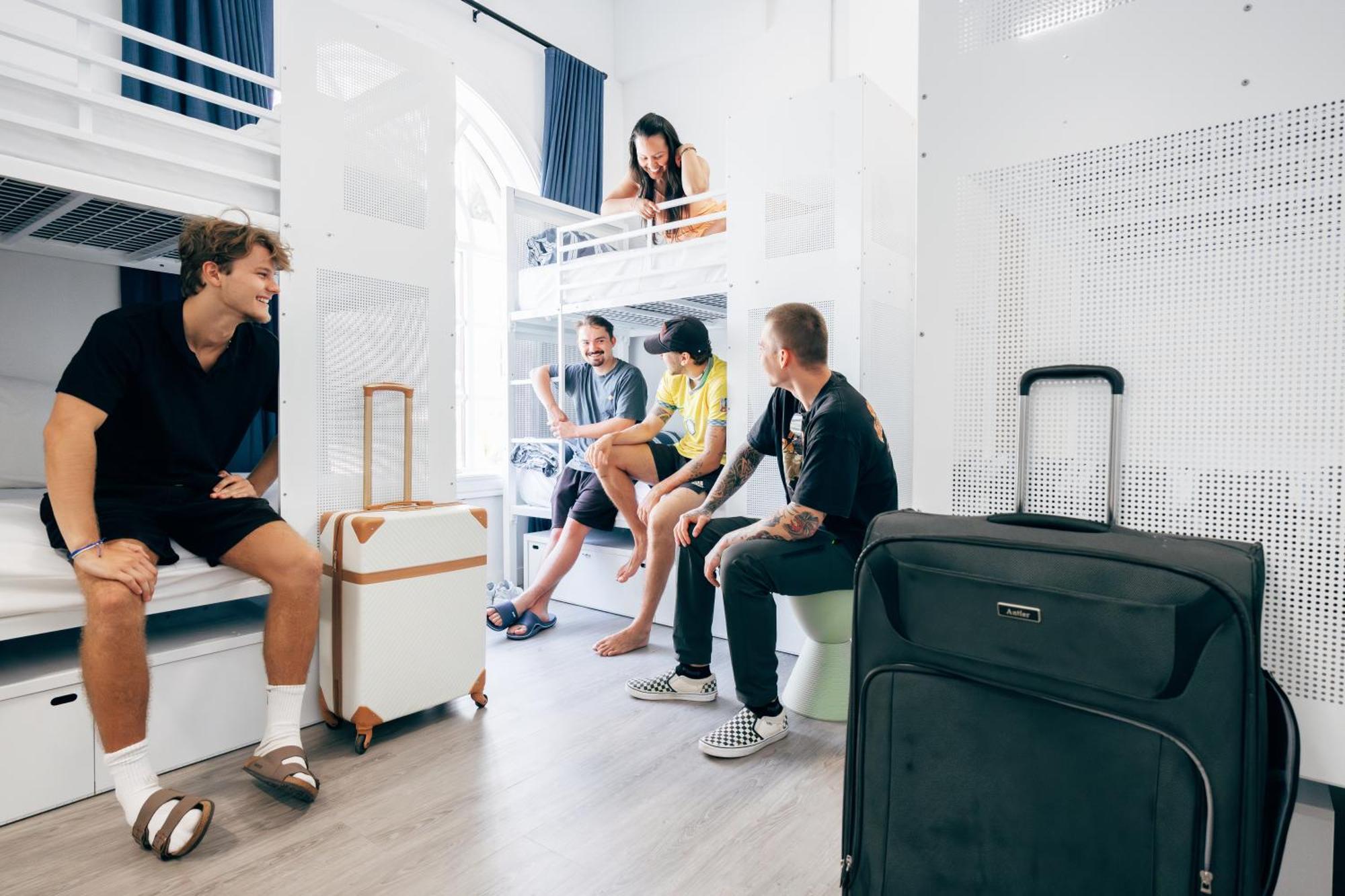 Maze Backpackers - Gold Coast Hostel Eksteriør bilde
